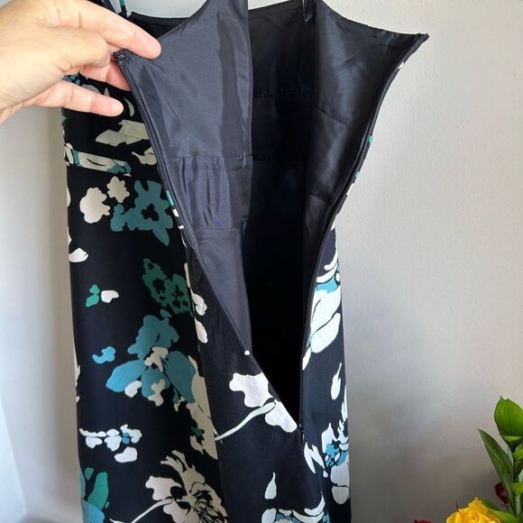 HP🎉❤️Ann Taylor A-line Floral Sundress - Picture 4 of 6
